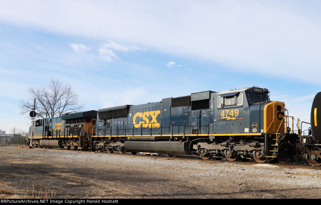 CSX 3277 & 4749 sit outside the yard office